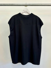 Load image into Gallery viewer, UPM NECK SLEEVELES T