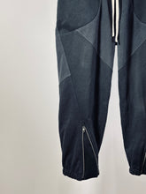 Load image into Gallery viewer, AXIS SWEATPANTS
