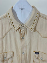 Load image into Gallery viewer, CWBY-LACED CROPPED WESERN SHIRT
